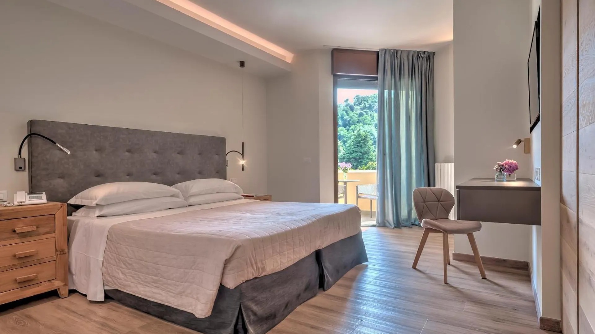מונטגרוטו טרמה Hotel Petrarca Terme