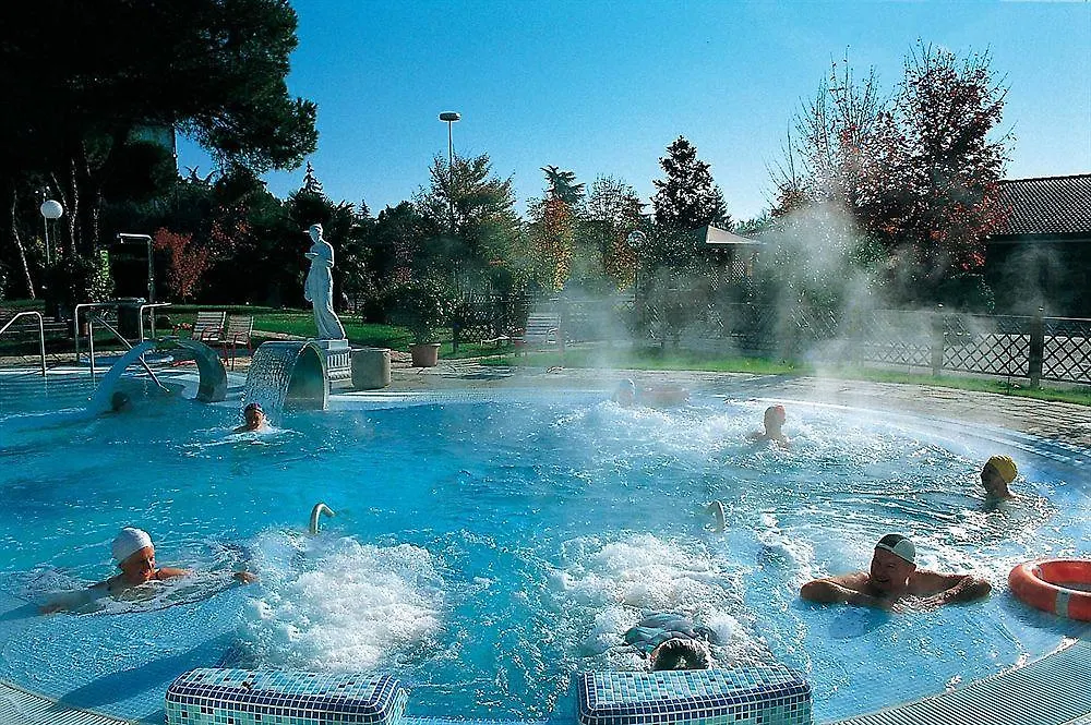 מונטגרוטו טרמה Hotel Petrarca Terme
