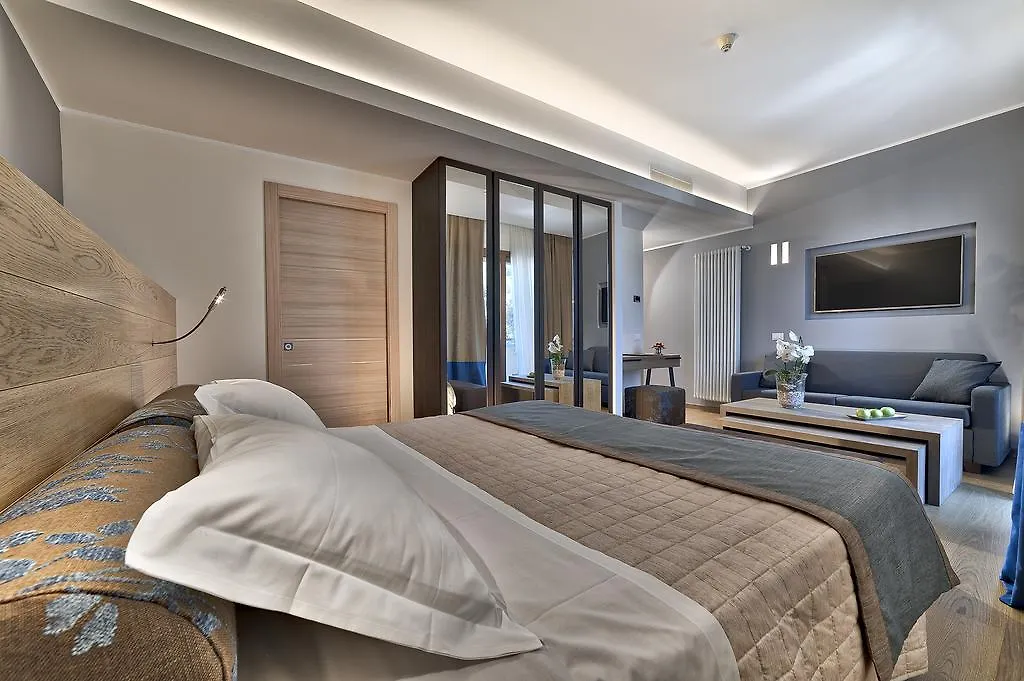 מונטגרוטו טרמה Hotel Petrarca Terme 4*, מונטגרוטו טרמה איטליה