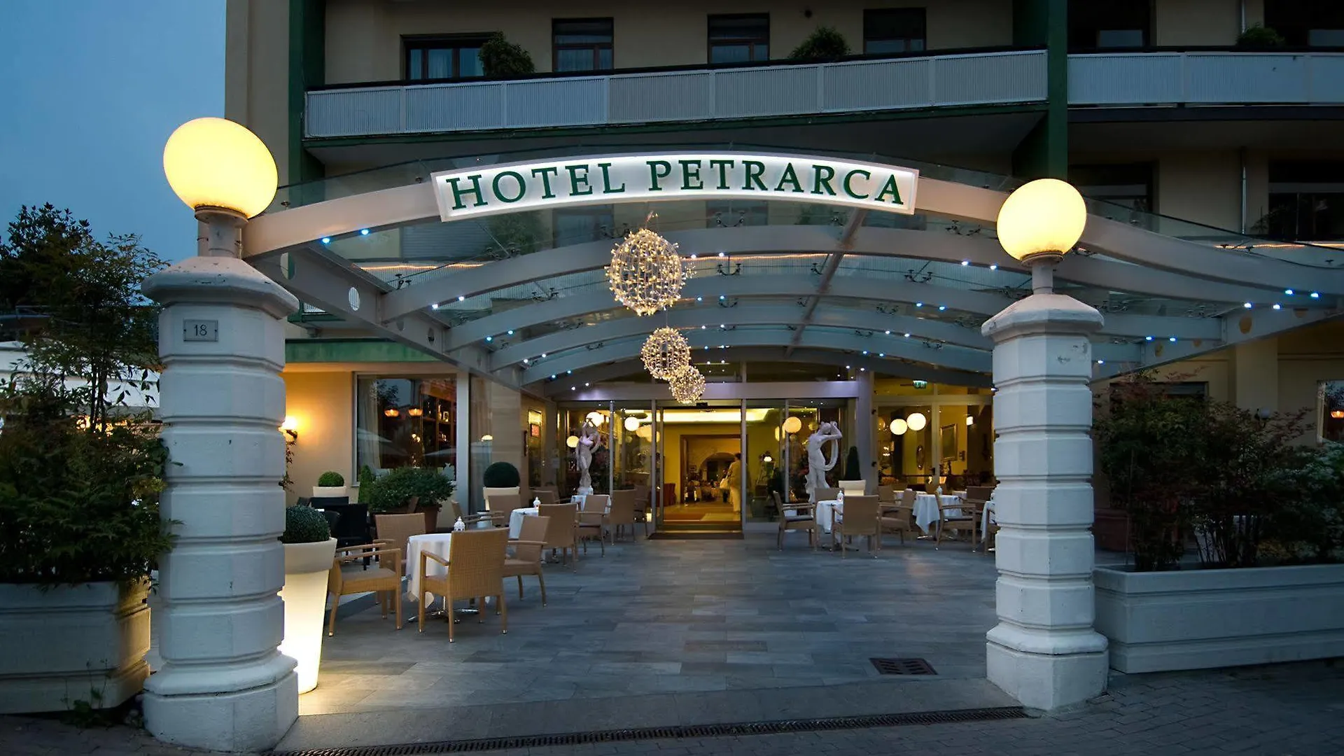מונטגרוטו טרמה Hotel Petrarca Terme 4*, מונטגרוטו טרמה איטליה