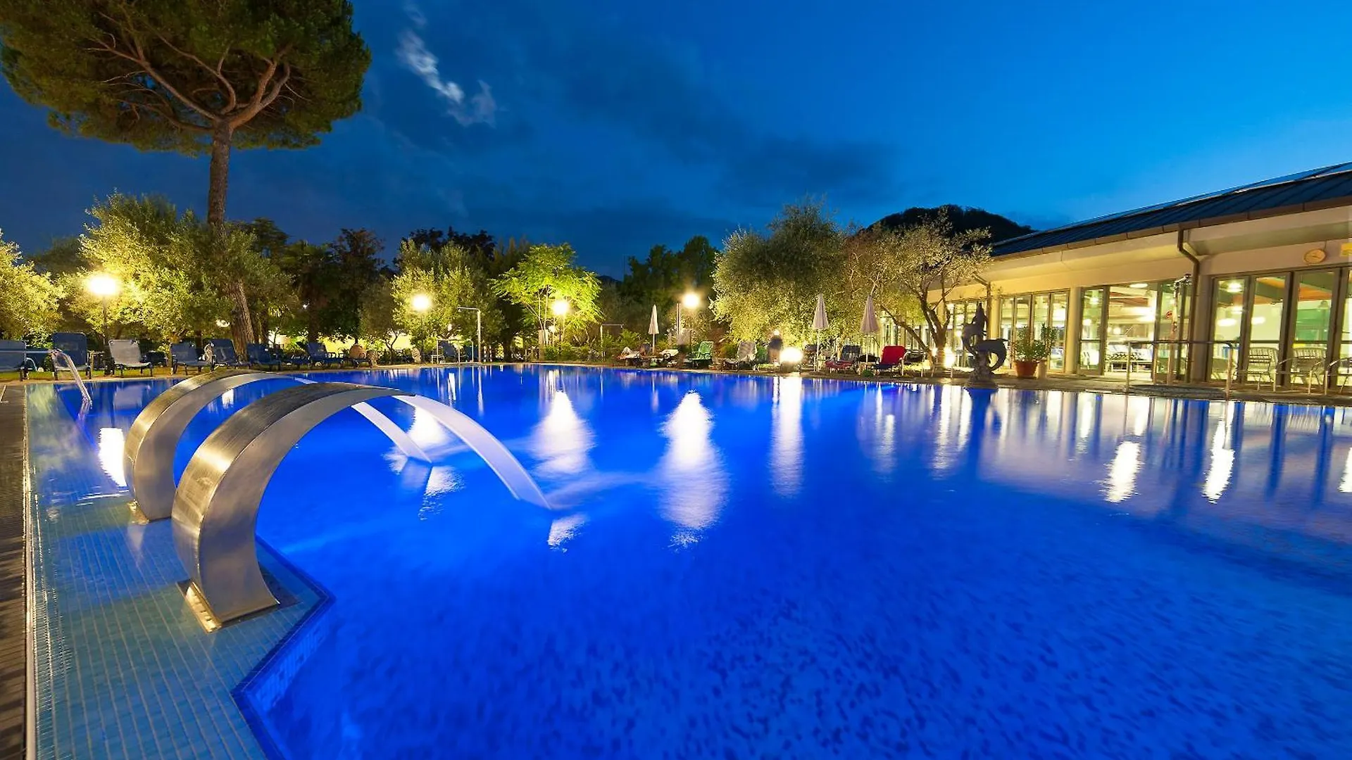 Hotel Petrarca Terme Montegrotto Terme 4*,